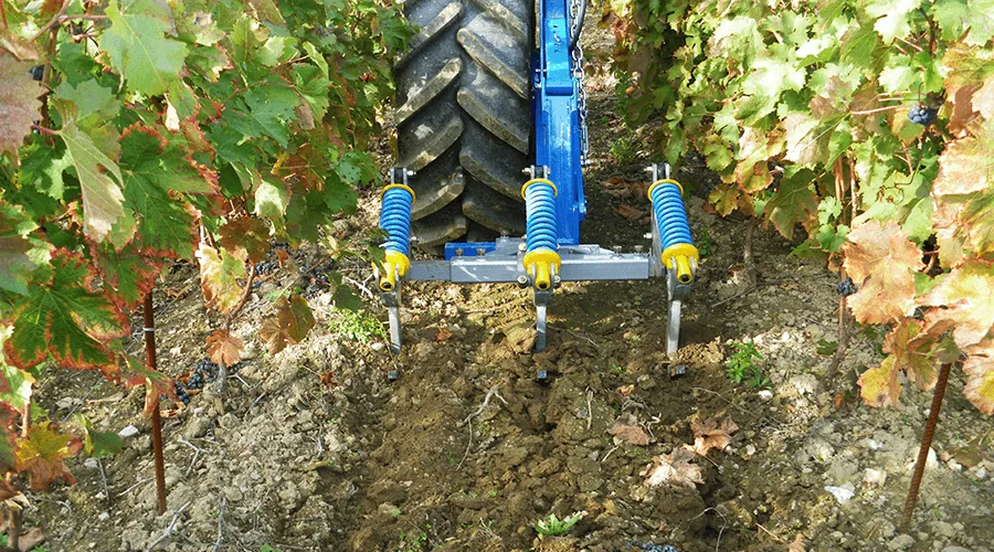 actisol-viticulture-montage-enjambeur-dents-fines image 1